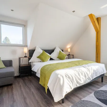 Prázdninový dům Moderne Doppelhaushaelfte Mit Garten & Terrasse I Free Wifi I Free Parking *