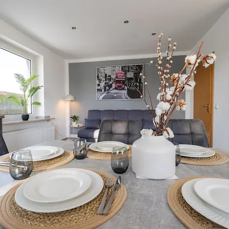 Moderne Doppelhaushaelfte Mit Garten & Terrasse I Free Wifi I Free Parking Prázdninový dům