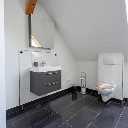 Moderne Doppelhaushaelfte Mit Garten & Terrasse I Free Wifi I Free Parking Prázdninový dům *