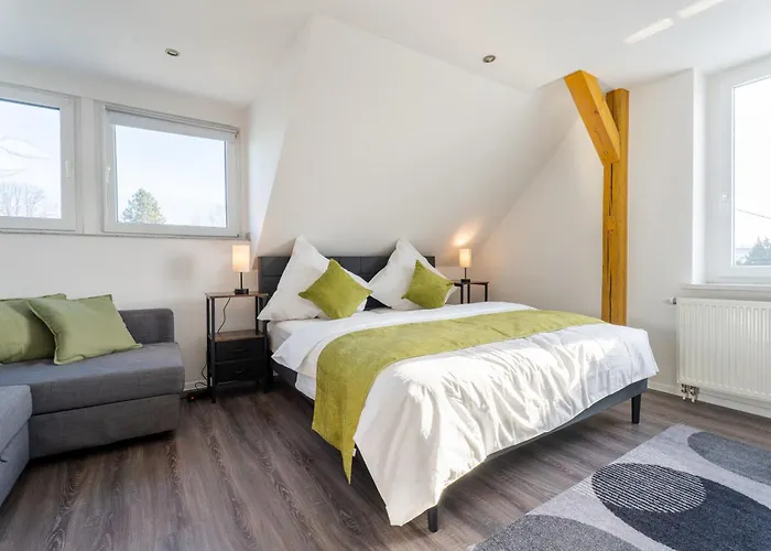 Dom wakacyjny Moderne Doppelhaushaelfte Mit Garten & Terrasse I Free Wifi I Free Parking *