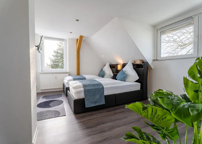 Dom wakacyjny Moderne Doppelhaushaelfte Mit Garten & Terrasse I Free Wifi I Free Parking *