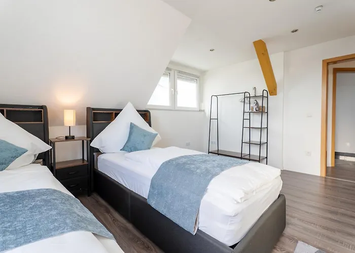 Moderne Doppelhaushaelfte Mit Garten & Terrasse I Free Wifi I Free Parking Vakantiehuis *