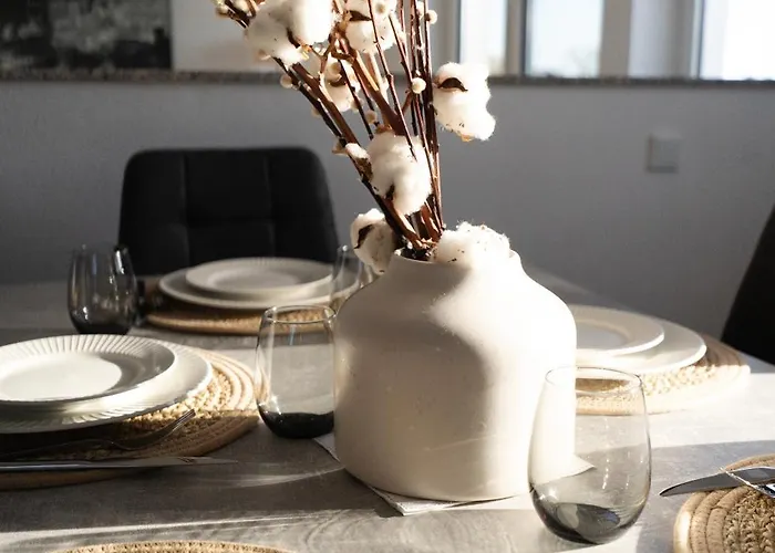 Moderne Doppelhaushaelfte Mit Garten & Terrasse I Free Wifi I Free Parking Vakantiehuis